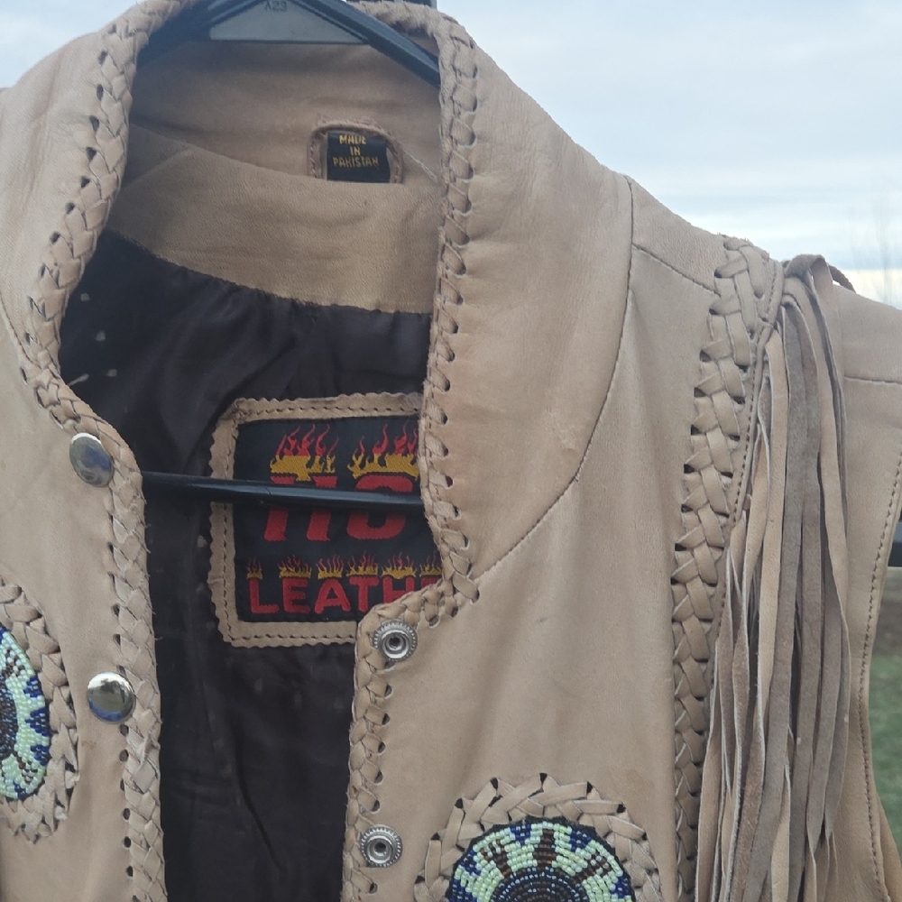 Beige Leather Vest with Fringe. - Picture 5 of 7